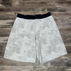 Lululemon Athletic Shorts XL Gray Pattern Training Running GUC